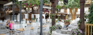 Afacere 18 imagine RESTAURANT HANU' LUI MANUC Restaurant specializat în fripturi în Bucureşti