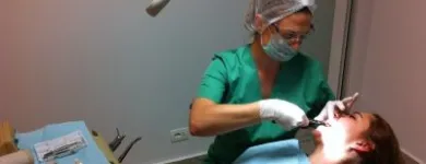 Afacere 2 imagine THEADENT Stomatologi şi cabinete stomatologice în Bucureşti