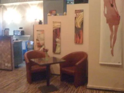 Afacere 3 imagine SO CAFE BISTRO, CLUB & MORE